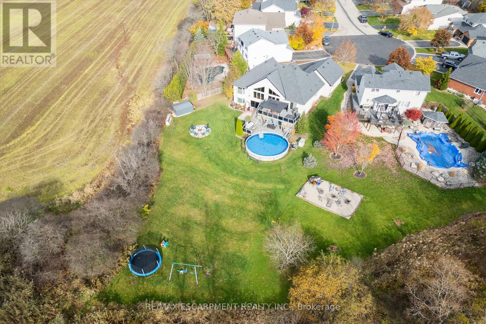 92 Celtic Drive, Haldimand, Ontario  N3W 2N6 - Photo 45 - X12013213