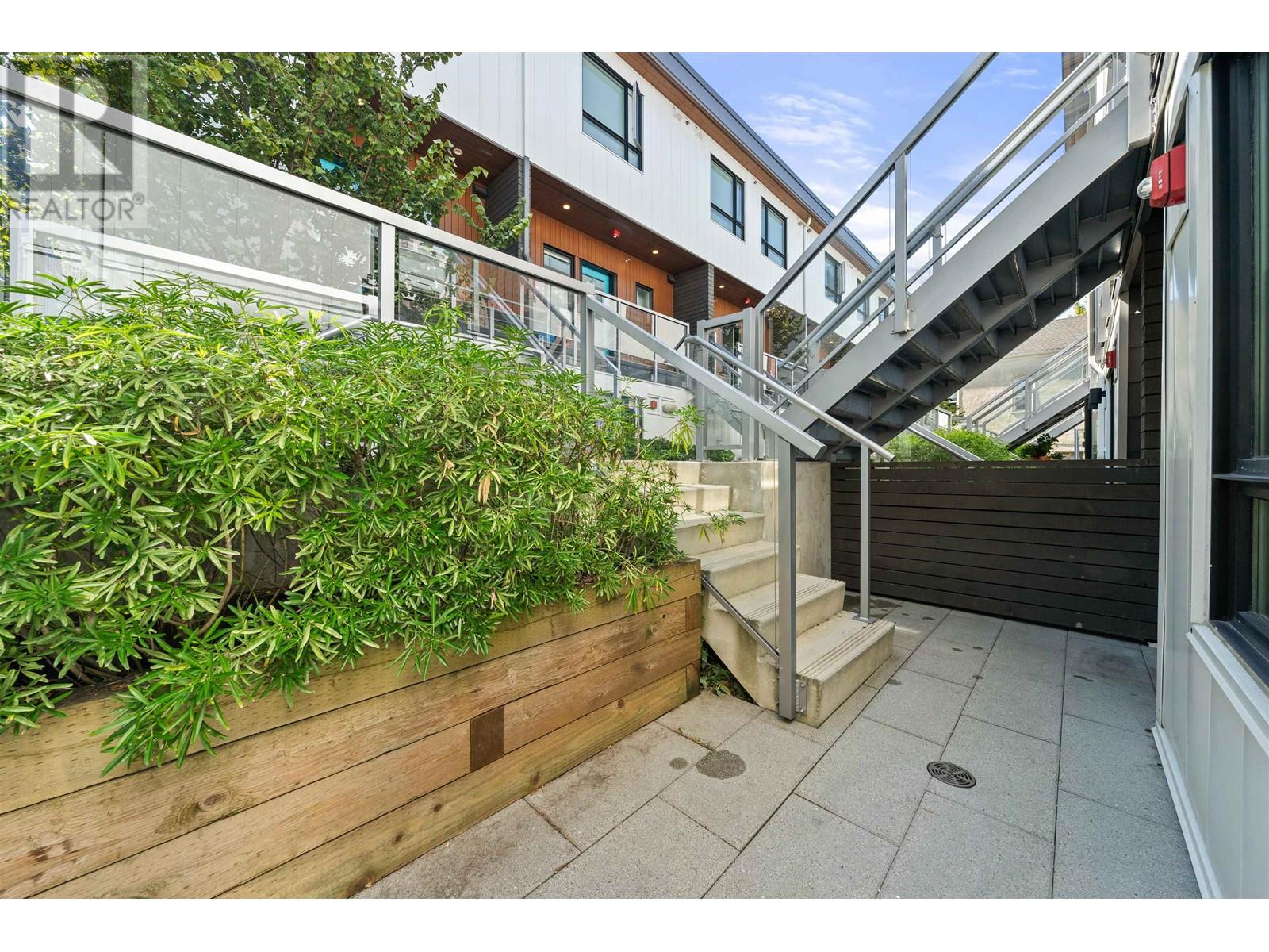 Listing Picture 19 of 22 : 221 311 E 16TH AVENUE, Vancouver / 溫哥華 - 魯藝地產 Yvonne Lu Group - MLS Medallion Club Member