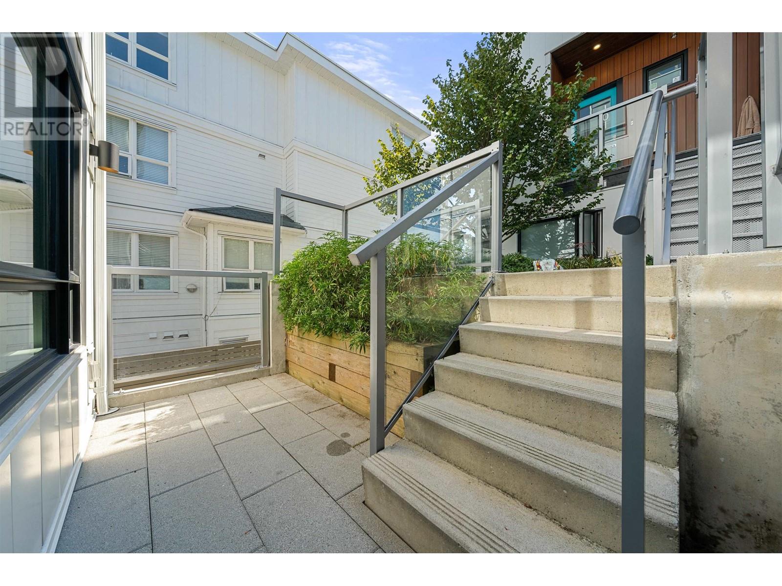 Listing Picture 18 of 22 : 221 311 E 16TH AVENUE, Vancouver / 溫哥華 - 魯藝地產 Yvonne Lu Group - MLS Medallion Club Member