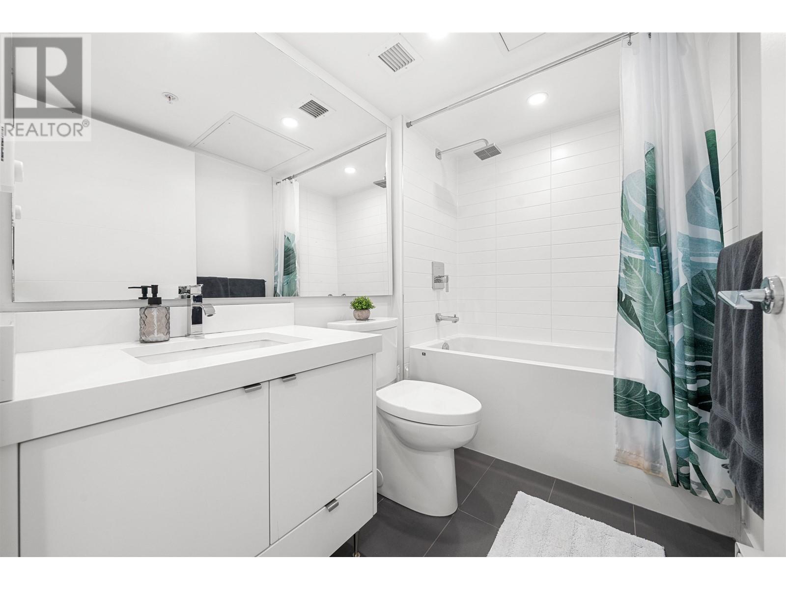 Listing Picture 14 of 22 : 221 311 E 16TH AVENUE, Vancouver / 溫哥華 - 魯藝地產 Yvonne Lu Group - MLS Medallion Club Member