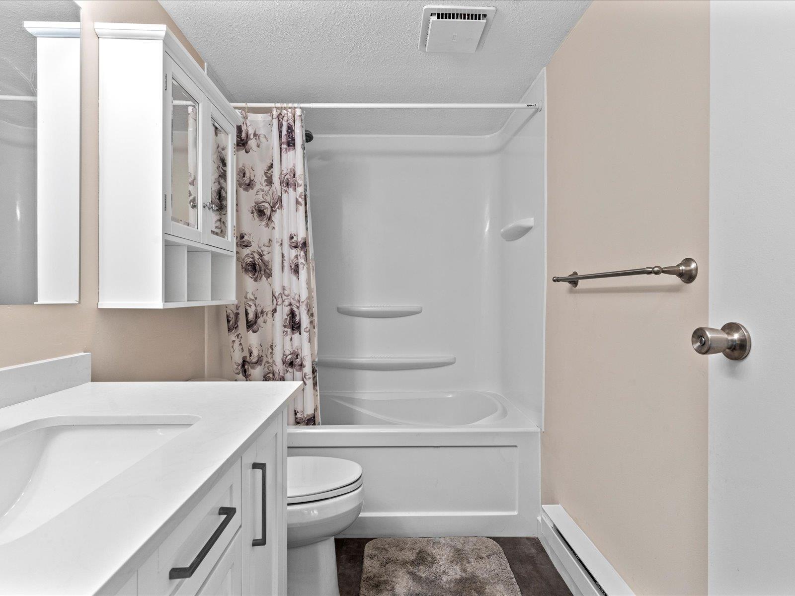 106 2853 W Bourquin Crescent, Abbotsford, British Columbia  V2S 6H6 - Photo 11 - R2964897