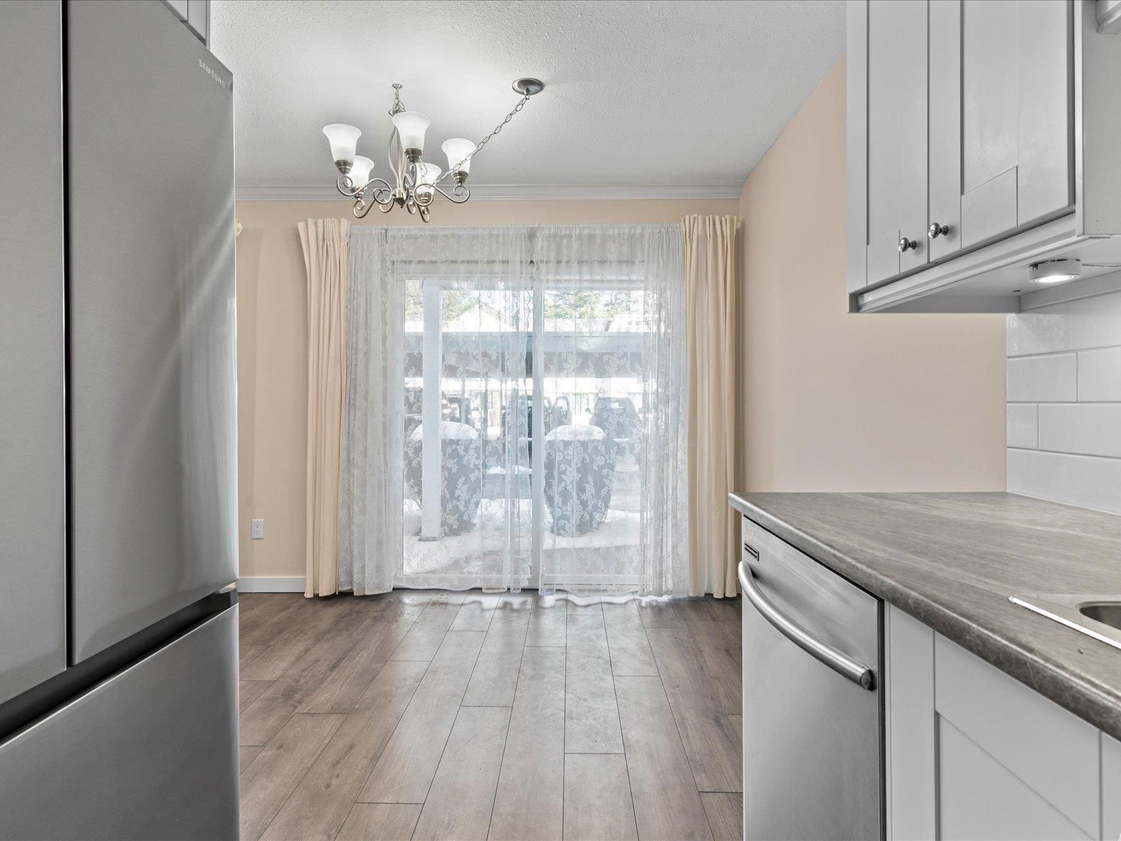 106 2853 W Bourquin Crescent, Abbotsford, British Columbia  V2S 6H6 - Photo 6 - R2964897