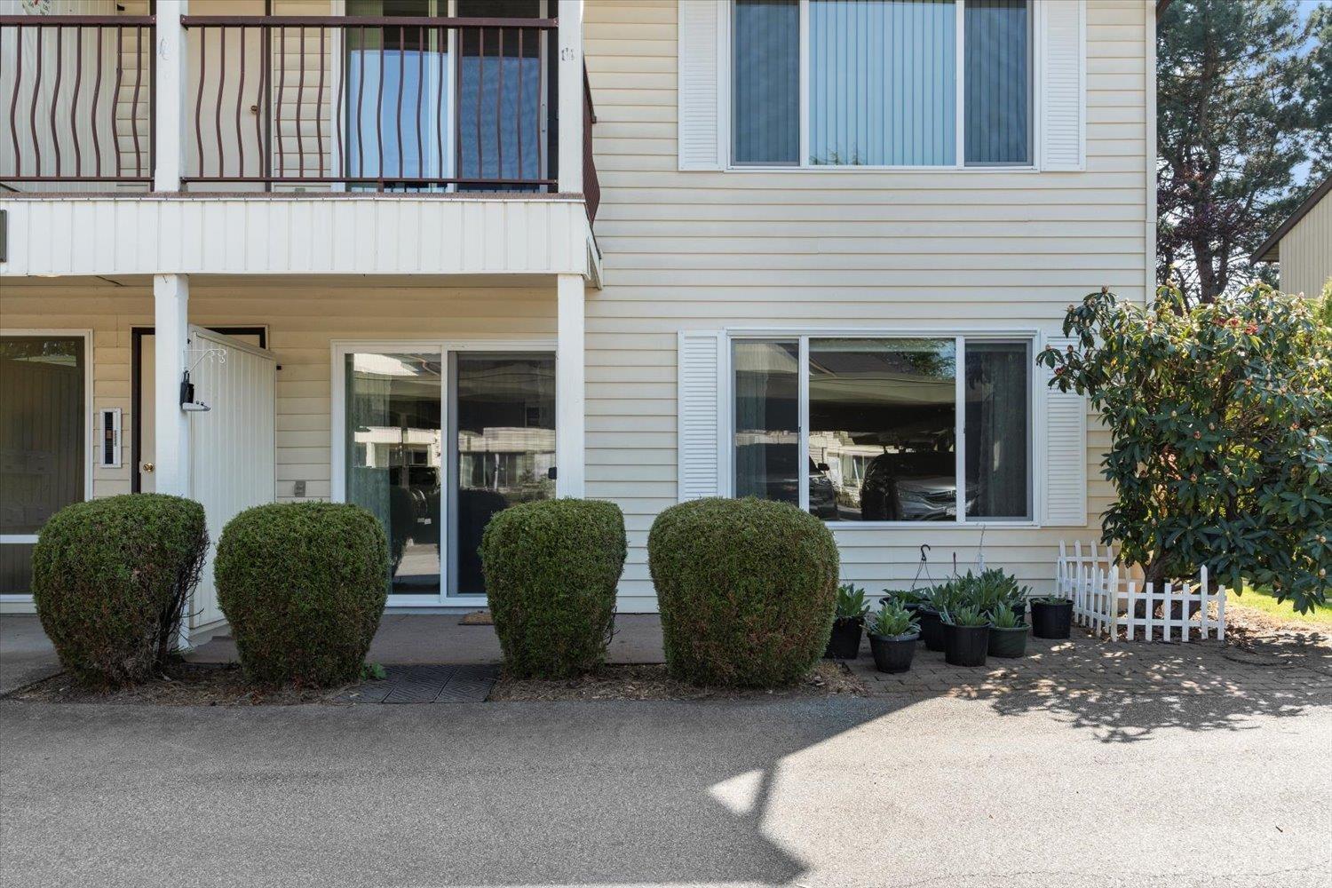106 2853 W Bourquin Crescent, Abbotsford, British Columbia  V2S 6H6 - Photo 3 - R2964897
