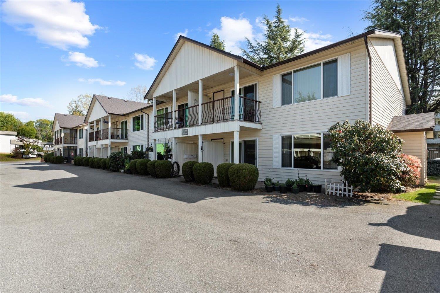 106 2853 W Bourquin Crescent, Abbotsford, British Columbia  V2S 6H6 - Photo 2 - R2964897