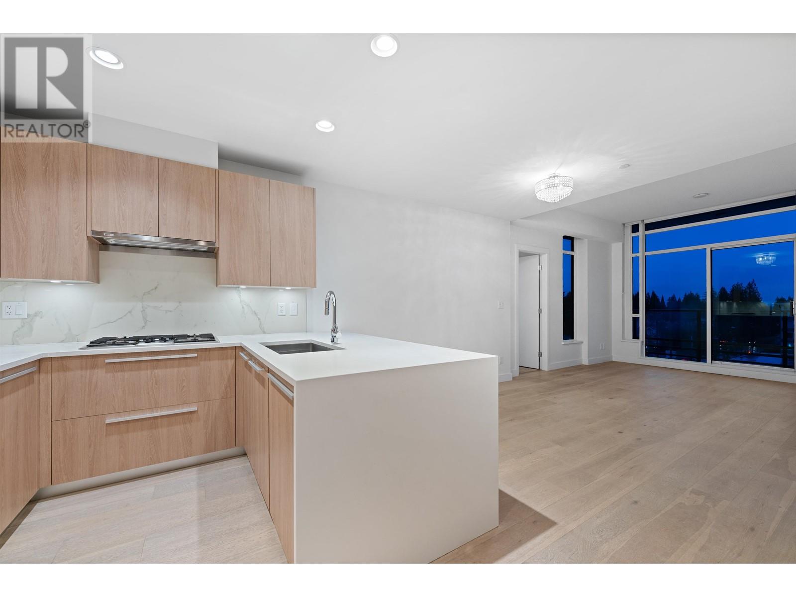 308 1295 Conifer Street, North Vancouver, British Columbia  V7J 0B4 - Photo 2 - R2969375