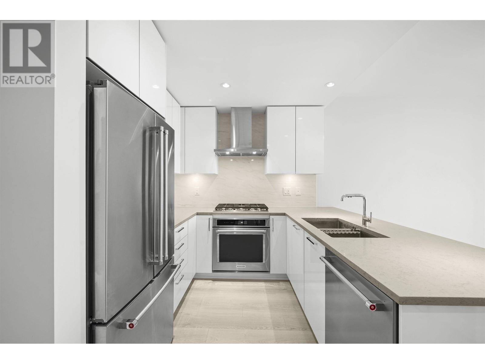 Listing Picture 12 of 33 : 2801 1788 GILMORE AVENUE, Burnaby / 本拿比 - 魯藝地產 Yvonne Lu Group - MLS Medallion Club Member