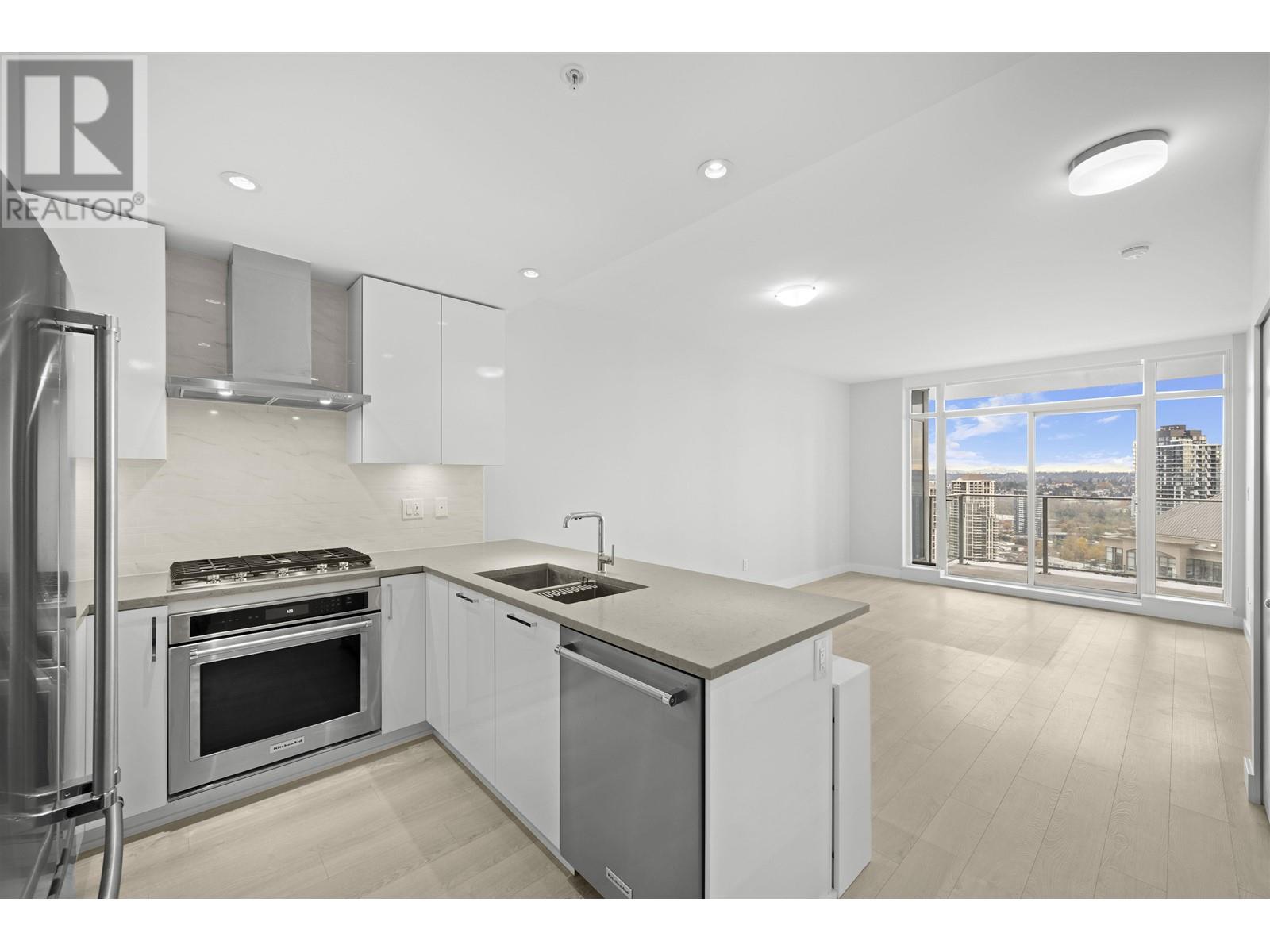 Listing Picture 11 of 33 : 2801 1788 GILMORE AVENUE, Burnaby / 本拿比 - 魯藝地產 Yvonne Lu Group - MLS Medallion Club Member