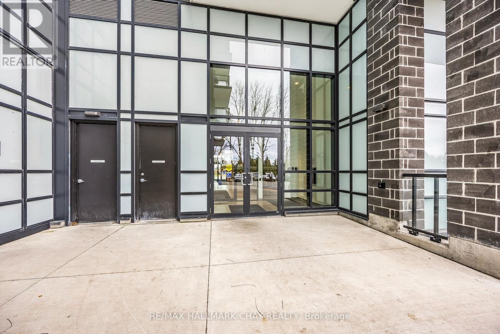 Property at 211 - 681 YONGE STREET SW image 4