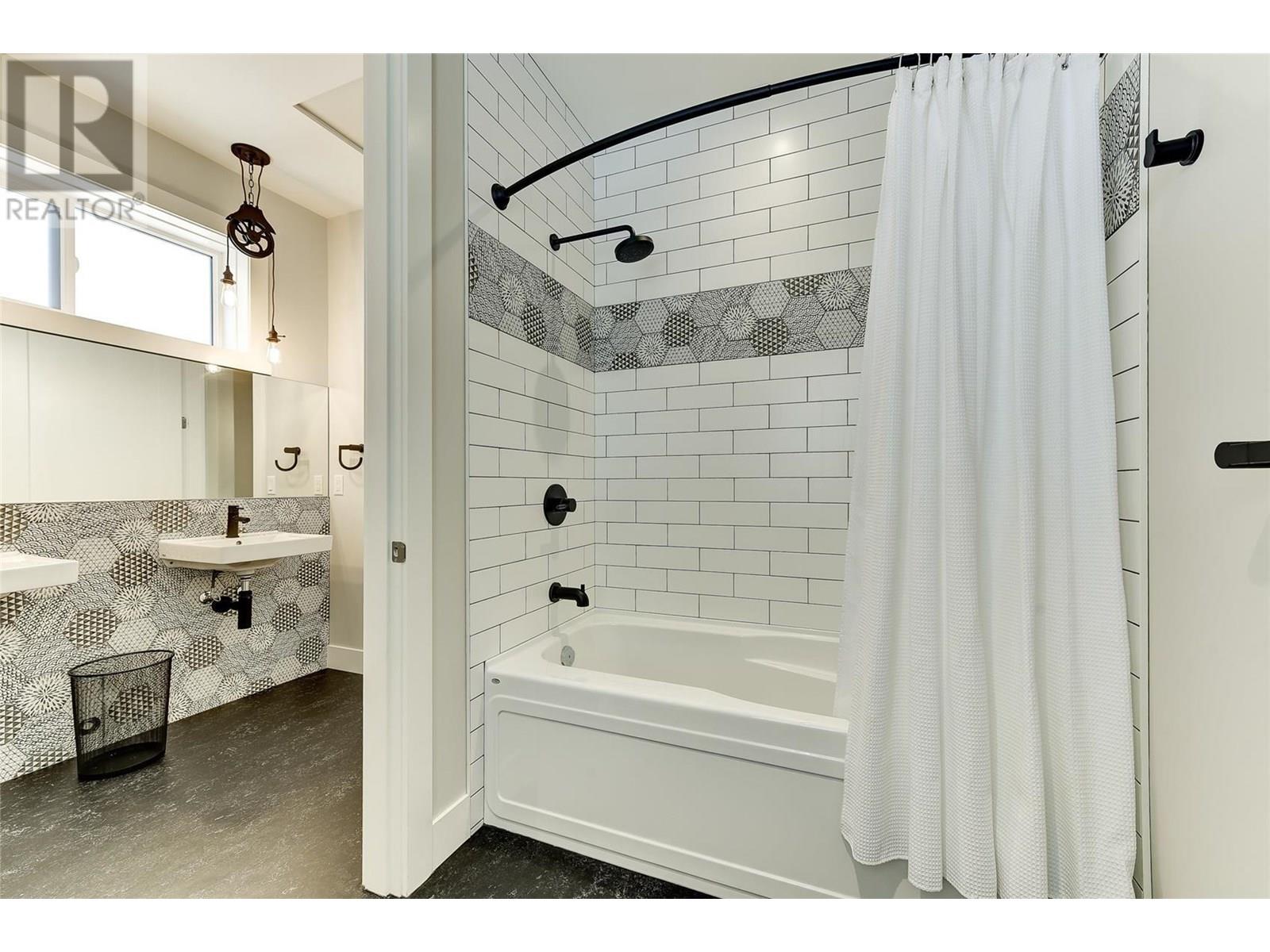 773 Barnaby Road, Kelowna, British Columbia  V1W 4N9 - Photo 31 - 10336906