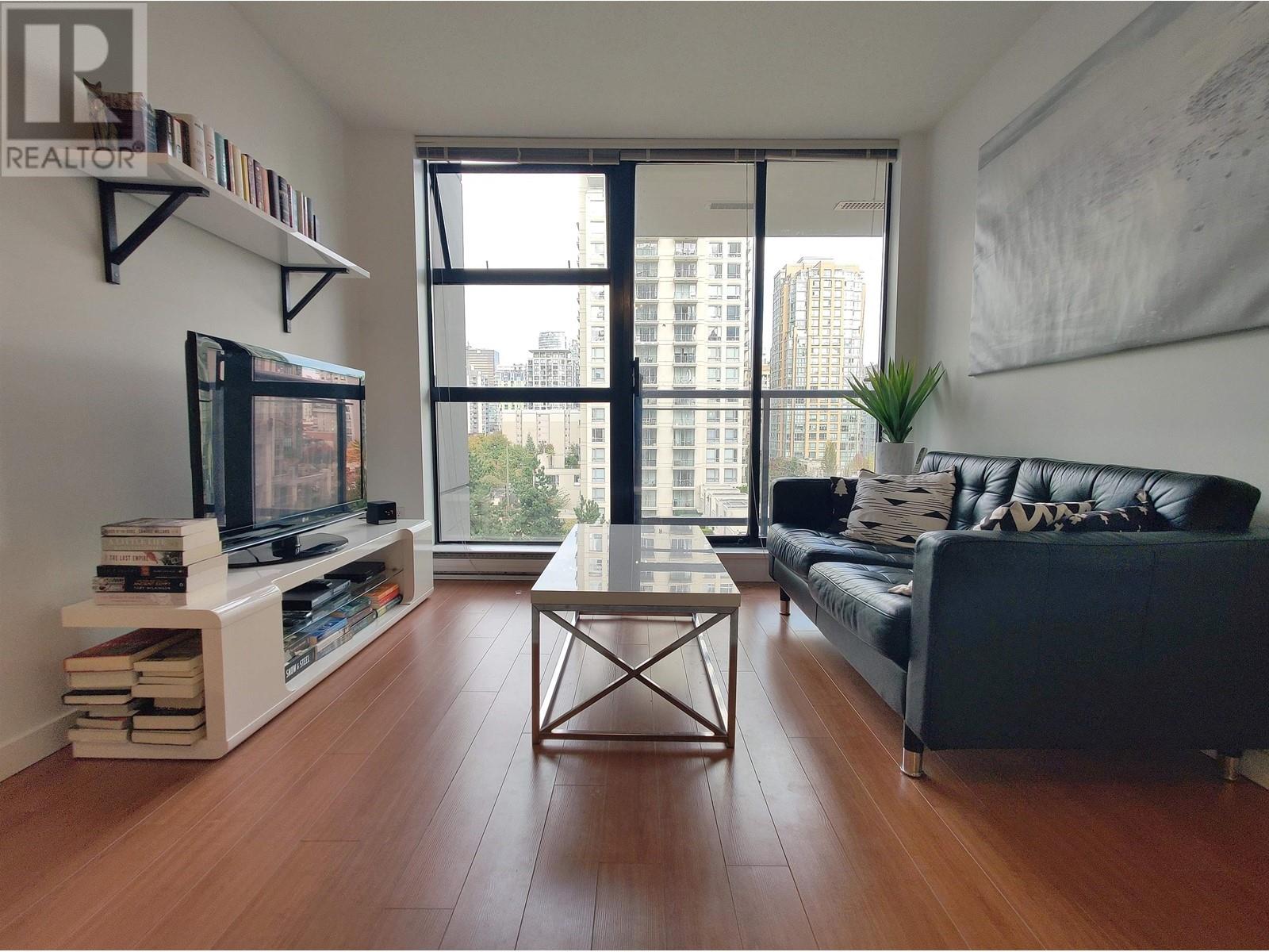 Listing Picture 3 of 25 : 802 1295 RICHARDS STREET, Vancouver / 溫哥華 - 魯藝地產 Yvonne Lu Group - MLS Medallion Club Member