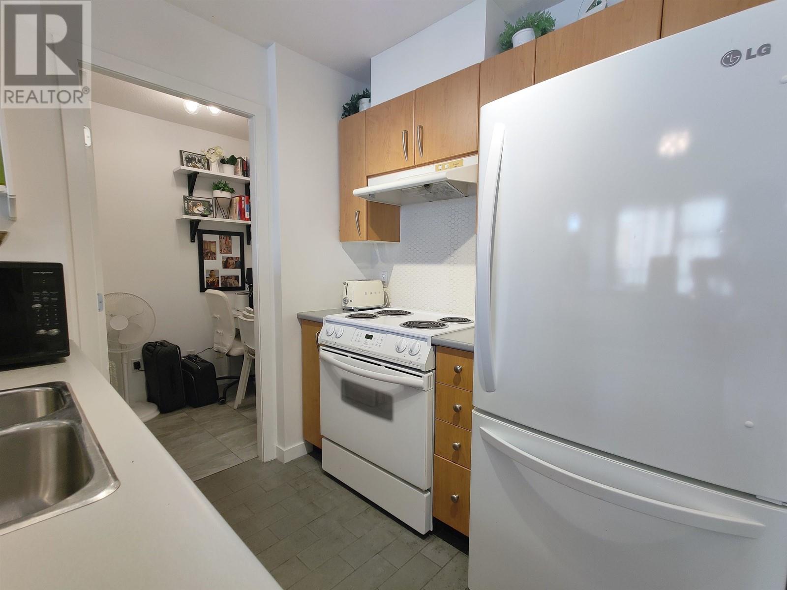 Listing Picture 11 of 25 : 802 1295 RICHARDS STREET, Vancouver / 溫哥華 - 魯藝地產 Yvonne Lu Group - MLS Medallion Club Member