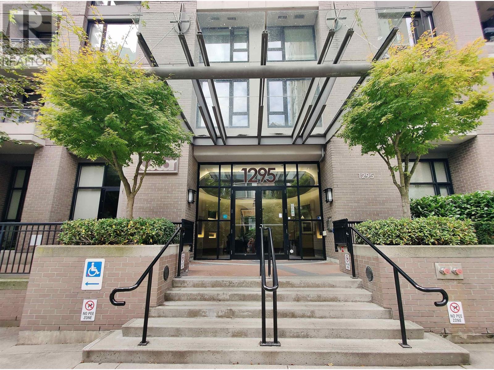 Listing Picture 6 of 25 : 802 1295 RICHARDS STREET, Vancouver / 溫哥華 - 魯藝地產 Yvonne Lu Group - MLS Medallion Club Member