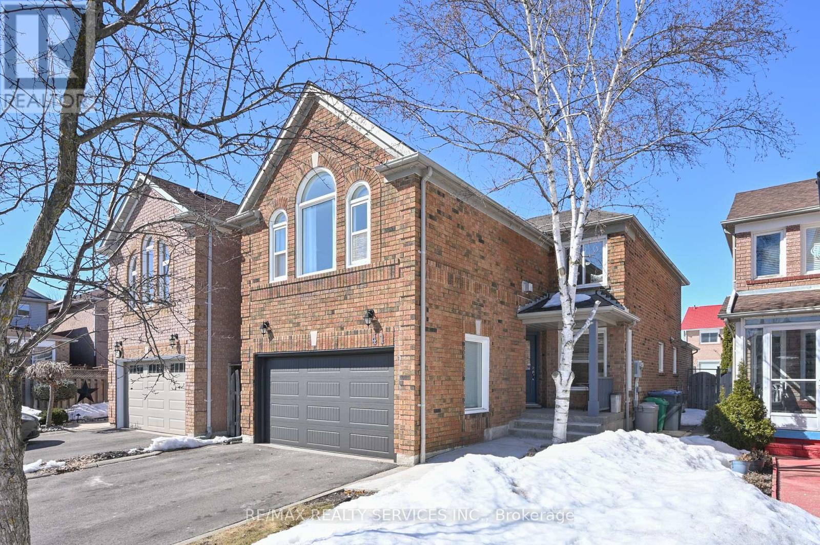 41 Buttercup Lane, Brampton, Ontario  L6R 1N1 - Photo 1 - W12012738