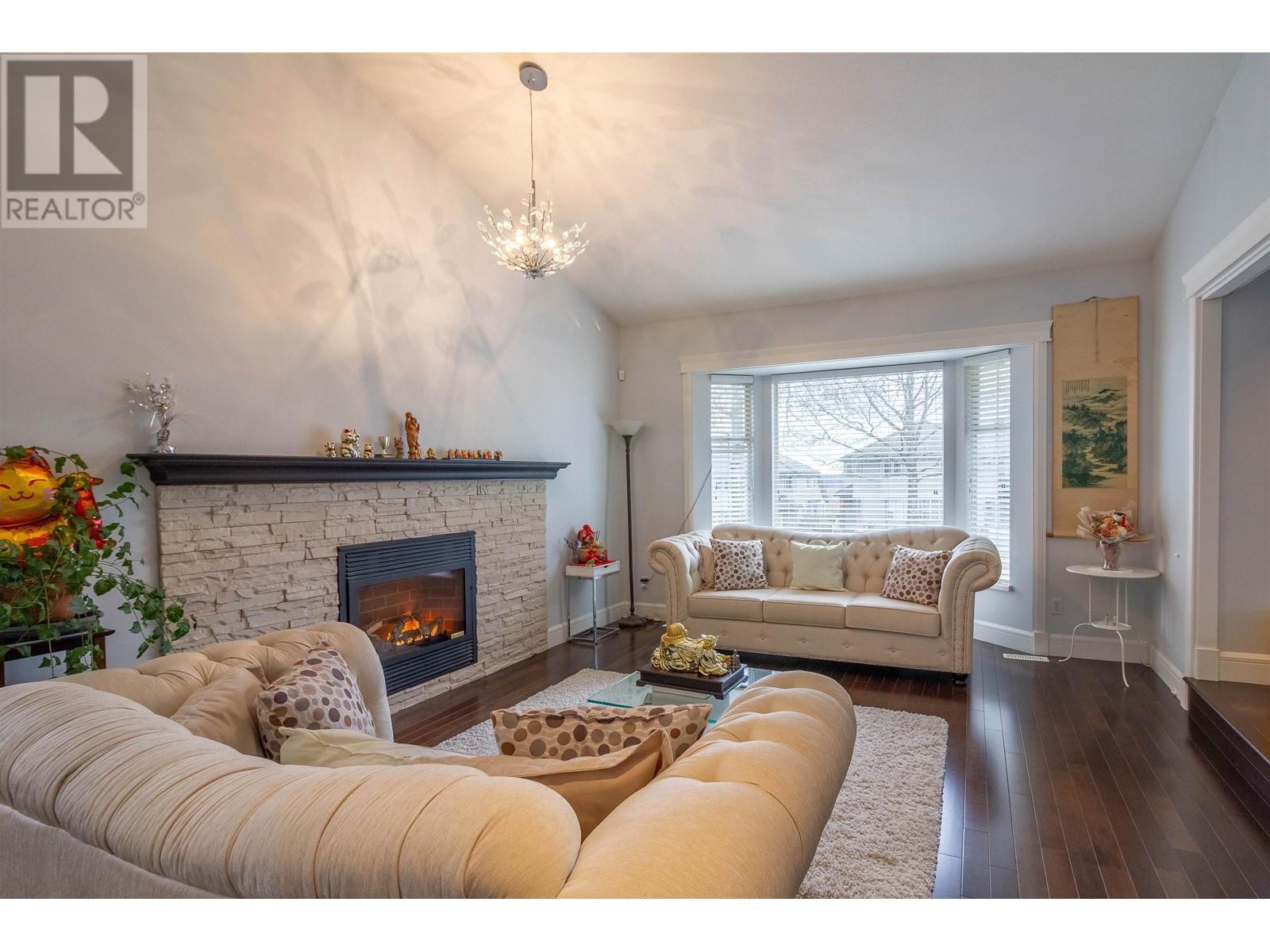 Property at 921 CITADEL DRIVE image 3
