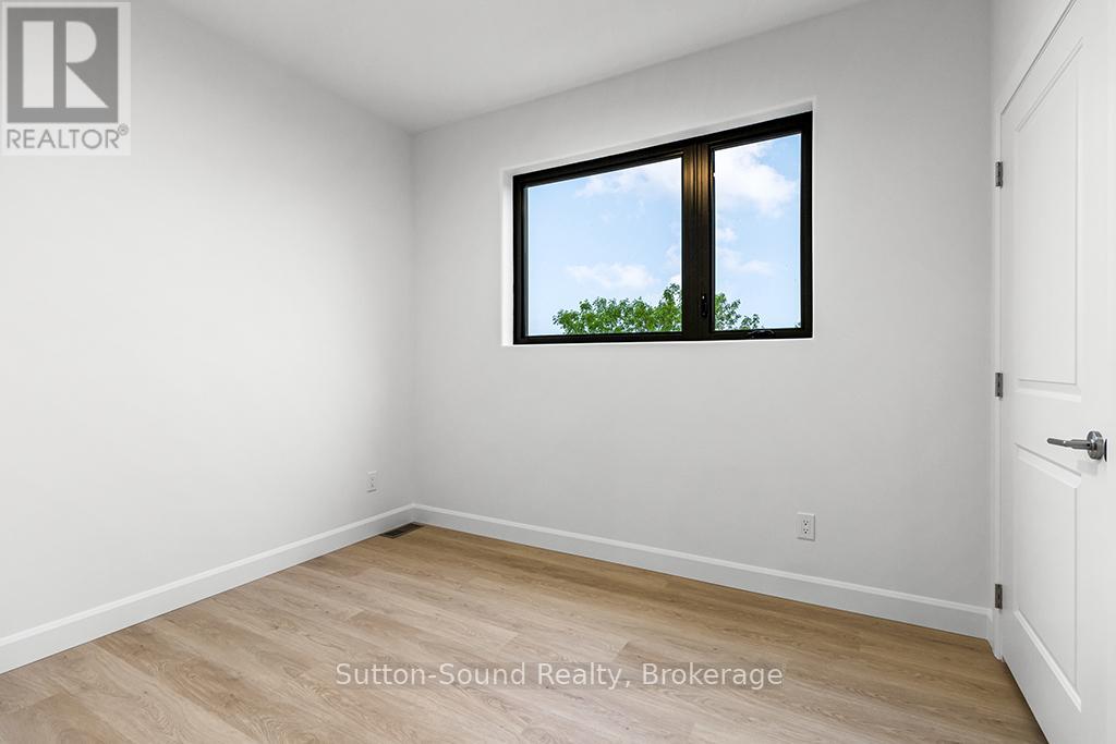 203 - 535 Isaac Street, South Bruce Peninsula, Ontario  N0H 2T0 - Photo 12 - X12013298