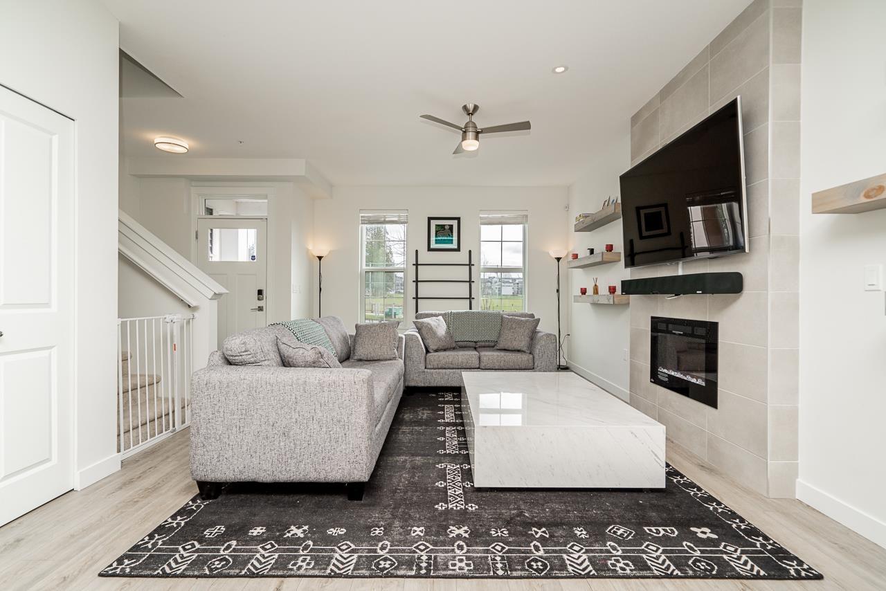20171 83 Avenue, Langley, British Columbia  V2Y 4L1 - Photo 6 - R2976530