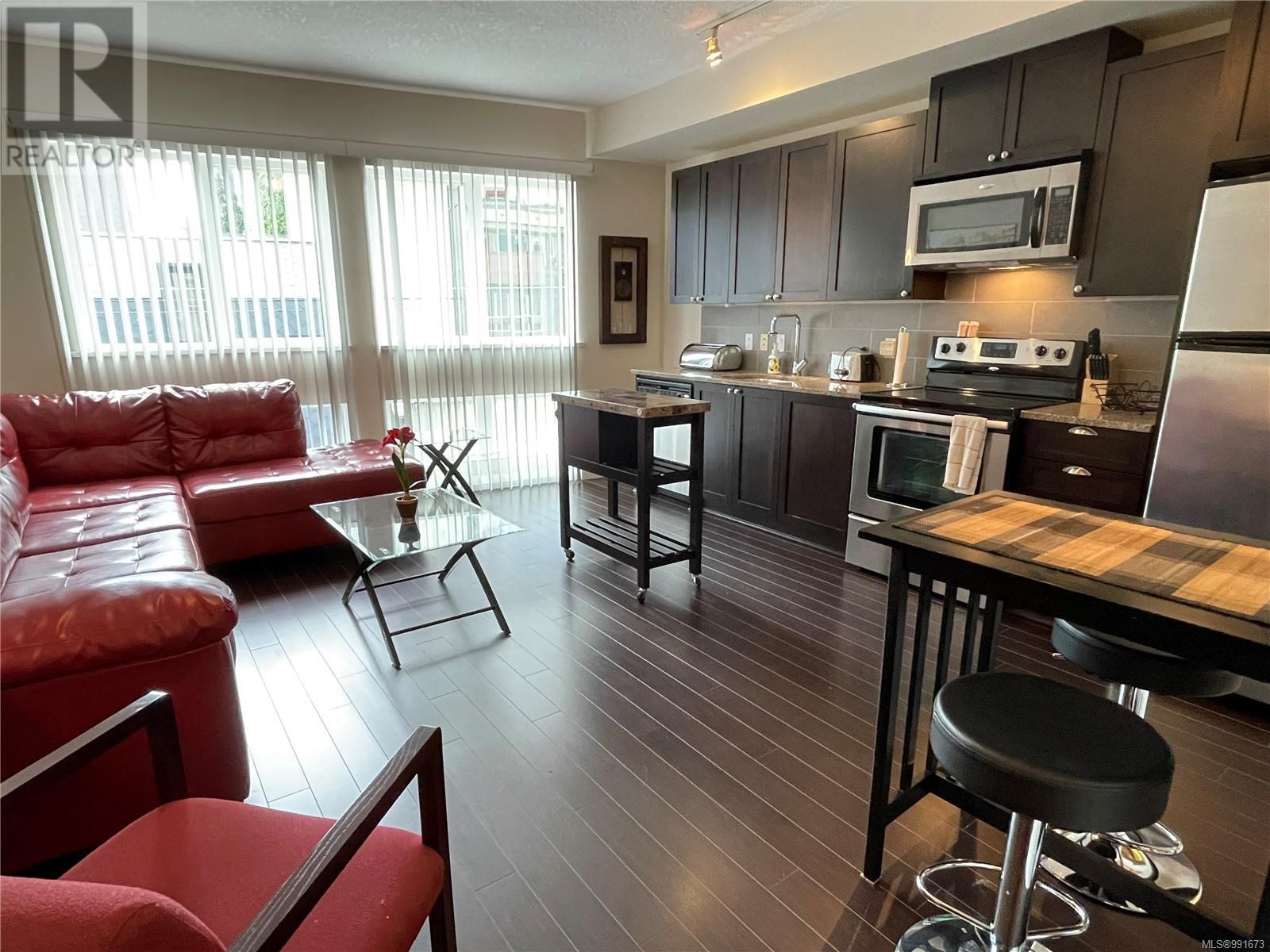 Property at 312 99 Chapel St image 3