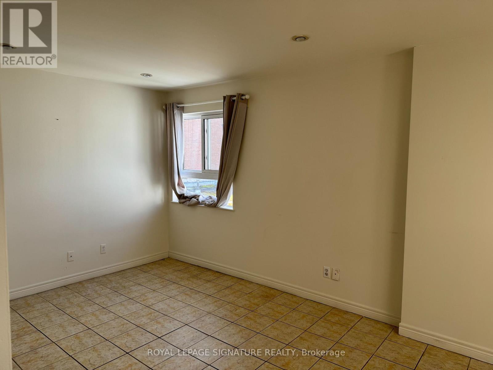 3 - 401 Donlands Avenue, Toronto, Ontario  M4J 3S2 - Photo 8 - E12013265