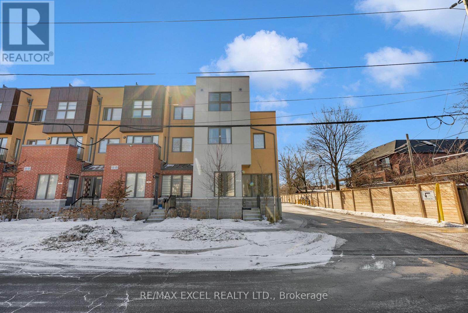 Property at 33 - 9 R CLINTWOOD GATE image 2
