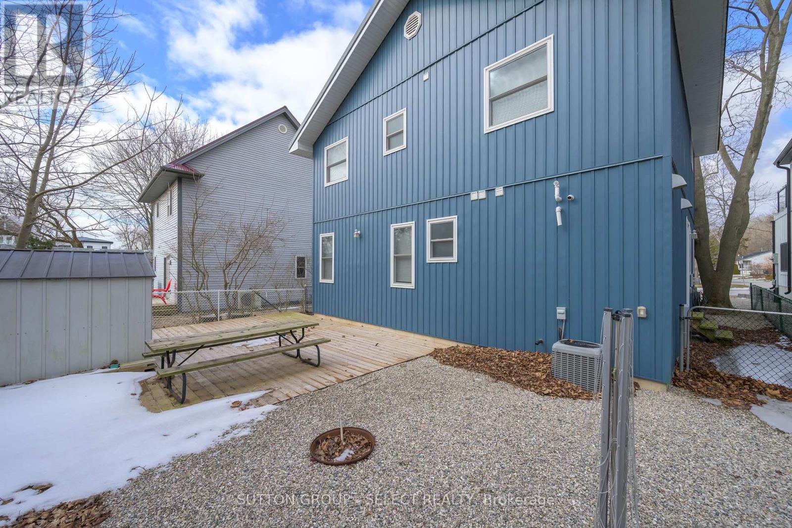 387 Stanley Pk Drive, Central Elgin, Ontario  N5L 1E6 - Photo 10 - X12013378