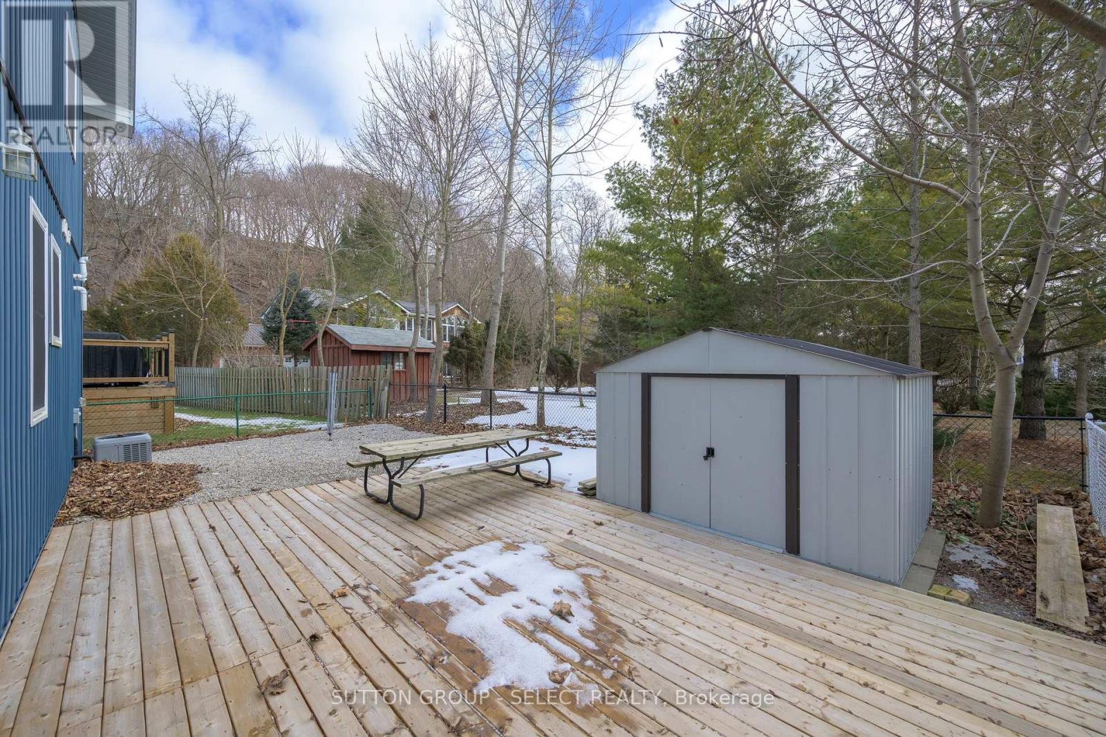 387 Stanley Pk Drive, Central Elgin, Ontario  N5L 1E6 - Photo 8 - X12013378