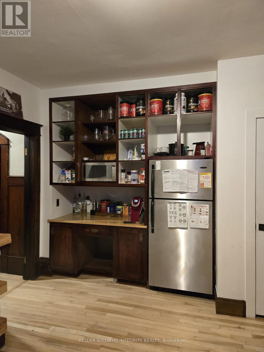 Property at 210 BLACKBURN AVENUE image 4