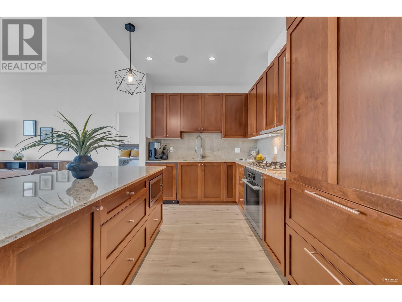 2706 280 Ross Drive, New Westminster, British Columbia  V3L 0C2 - Photo 13 - R2976480