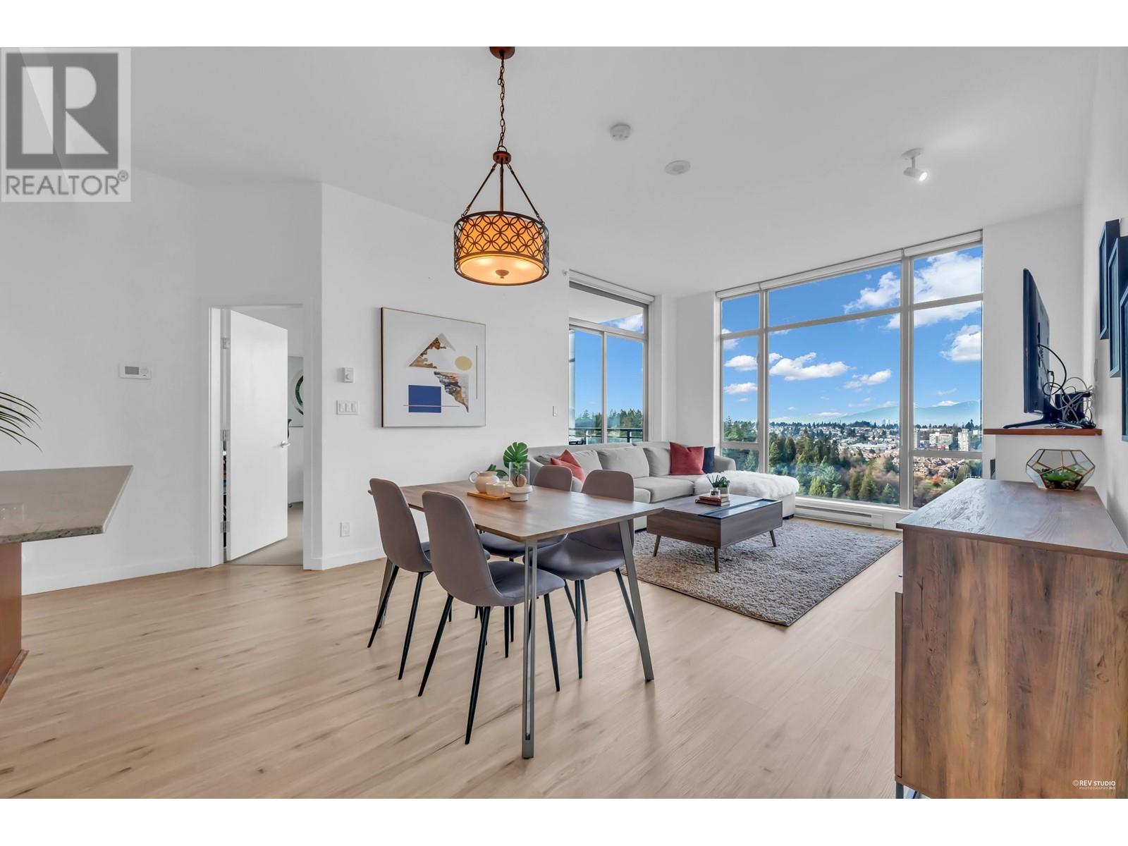 2706 280 Ross Drive, New Westminster, British Columbia  V3L 0C2 - Photo 2 - R2976480