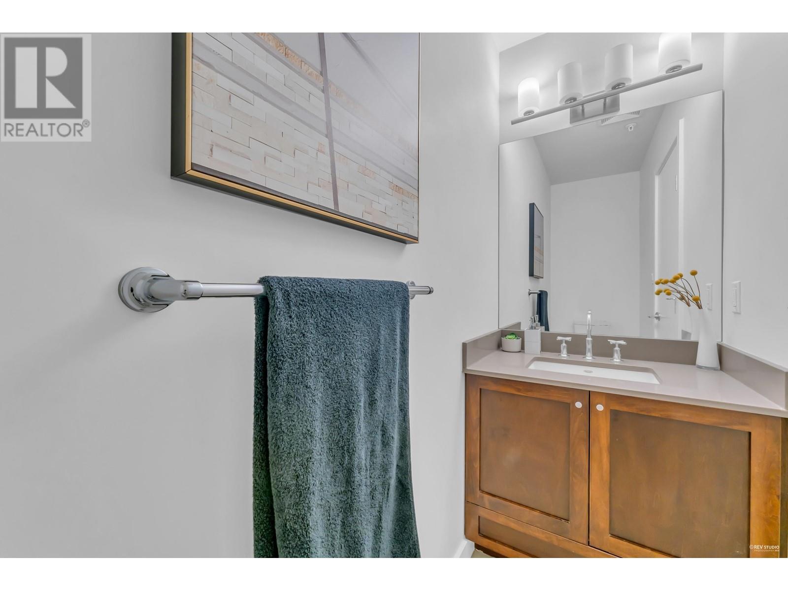 2706 280 Ross Drive, New Westminster, British Columbia  V3L 0C2 - Photo 21 - R2976480