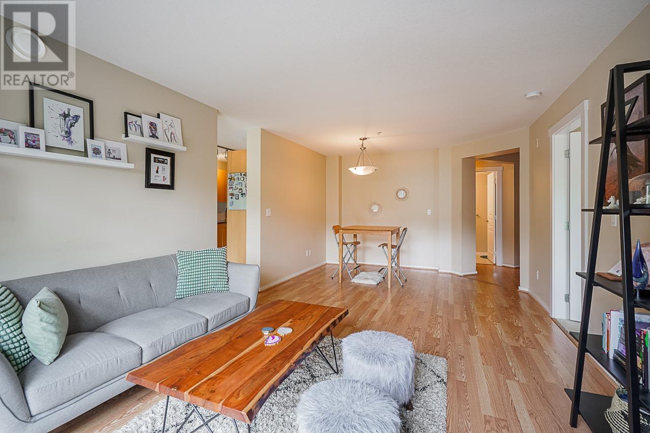Listing Picture 11 of 40 : 316 9319 UNIVERSITY CRESCENT, Burnaby / 本拿比 - 魯藝地產 Yvonne Lu Group - MLS Medallion Club Member