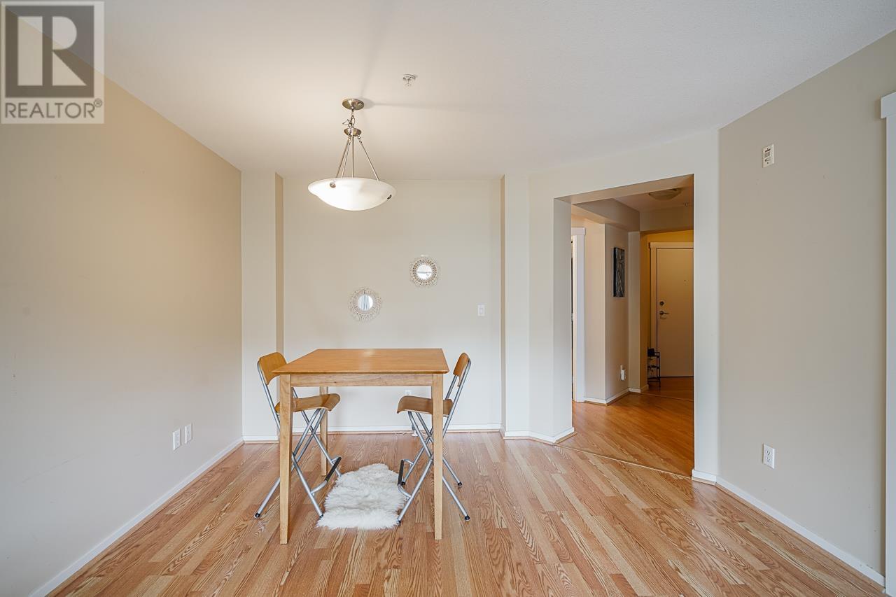 Listing Picture 12 of 40 : 316 9319 UNIVERSITY CRESCENT, Burnaby / 本拿比 - 魯藝地產 Yvonne Lu Group - MLS Medallion Club Member