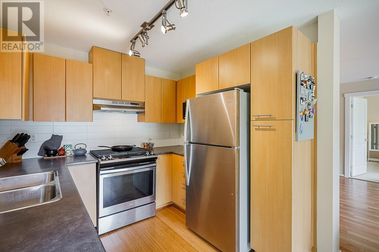 Listing Picture 17 of 40 : 316 9319 UNIVERSITY CRESCENT, Burnaby / 本拿比 - 魯藝地產 Yvonne Lu Group - MLS Medallion Club Member