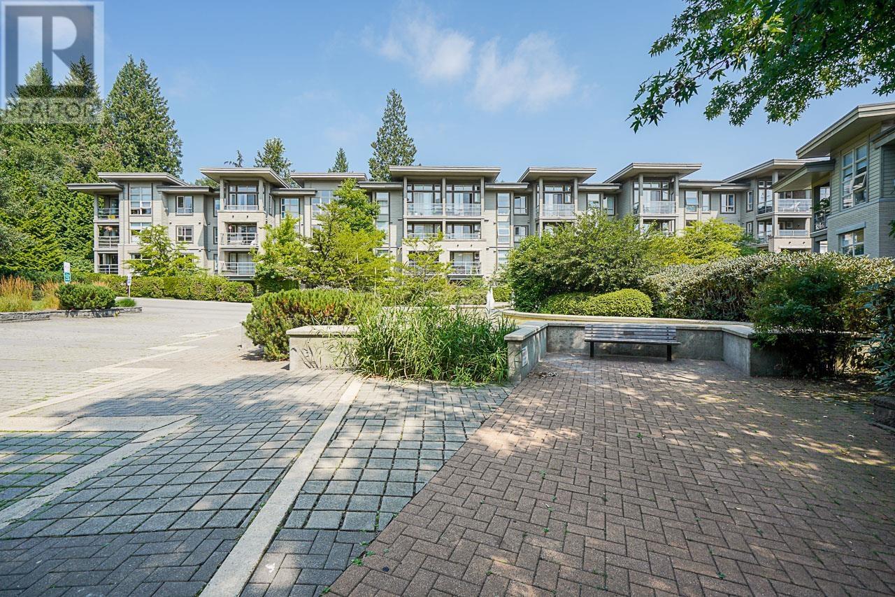 Listing Picture 2 of 40 : 316 9319 UNIVERSITY CRESCENT, Burnaby / 本拿比 - 魯藝地產 Yvonne Lu Group - MLS Medallion Club Member