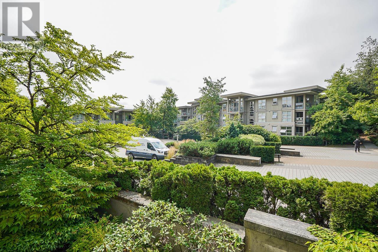 Listing Picture 32 of 40 : 316 9319 UNIVERSITY CRESCENT, Burnaby / 本拿比 - 魯藝地產 Yvonne Lu Group - MLS Medallion Club Member