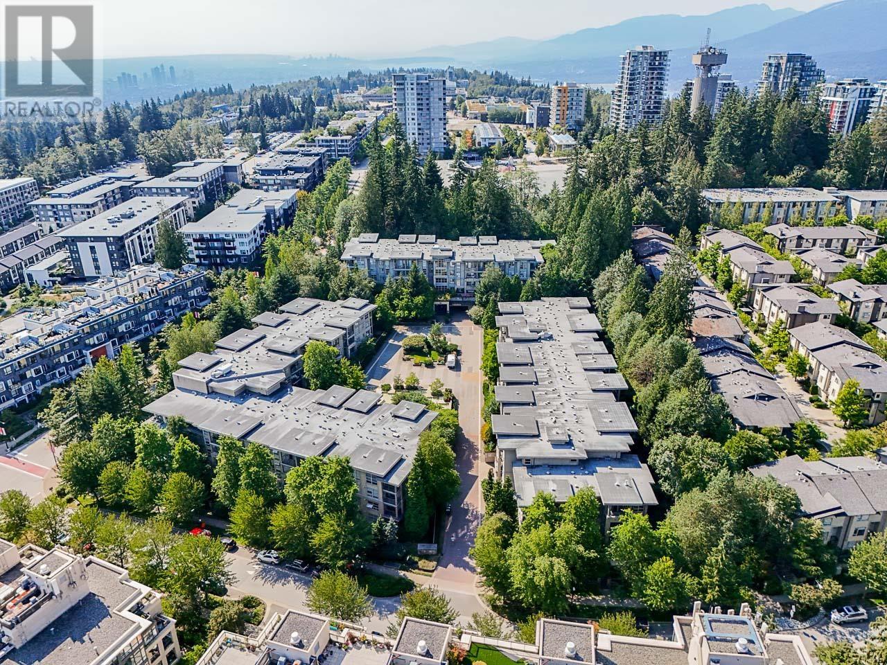 Listing Picture 39 of 40 : 316 9319 UNIVERSITY CRESCENT, Burnaby / 本拿比 - 魯藝地產 Yvonne Lu Group - MLS Medallion Club Member