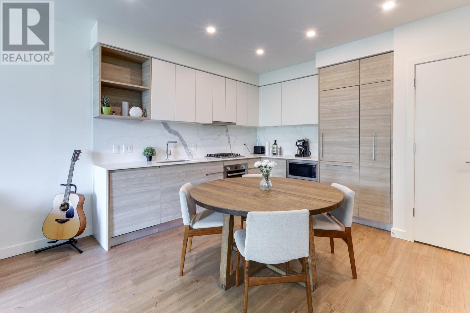 408 585 Austin Avenue, Coquitlam, British Columbia  V3K 0G6 - Photo 2 - R2976512