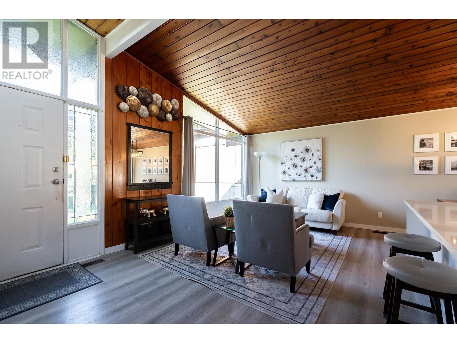 Property at 575 TIPTON STREET image 3
