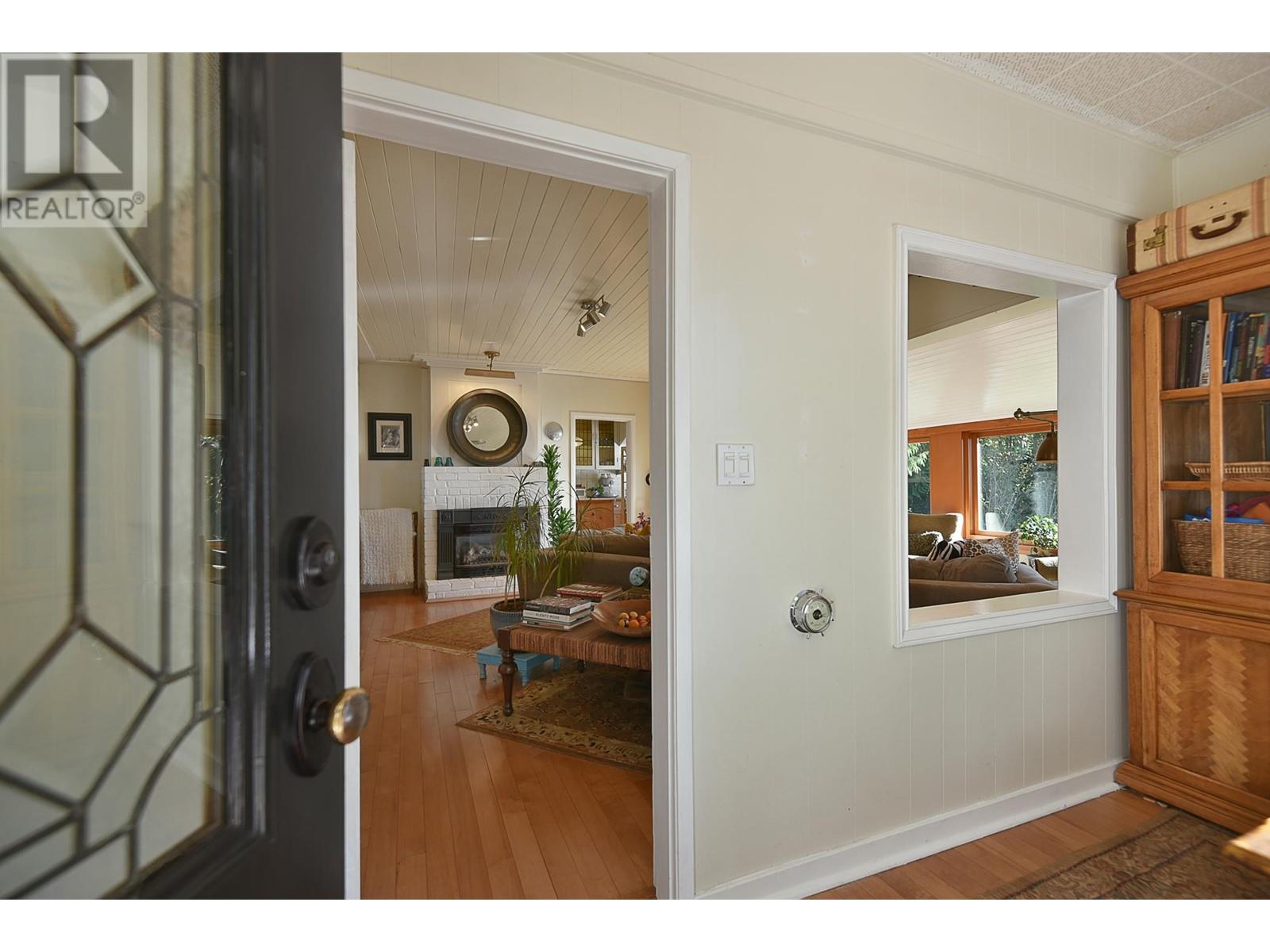 Property at 586 BALS LANE image 4