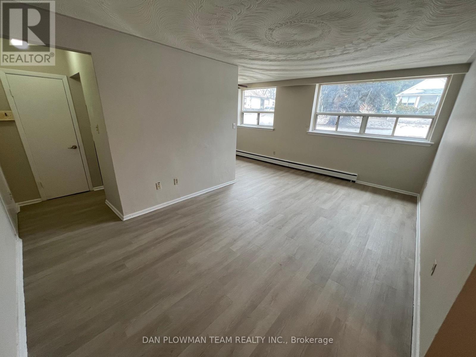 B04 - 170 PARK ROAD S, Oshawa, Ontario