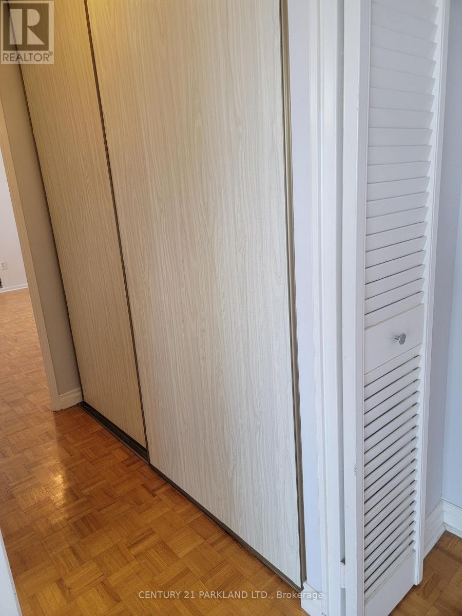 2015 - 1 Massey Square, Toronto, Ontario  M4C 5L4 - Photo 12 - E12013382
