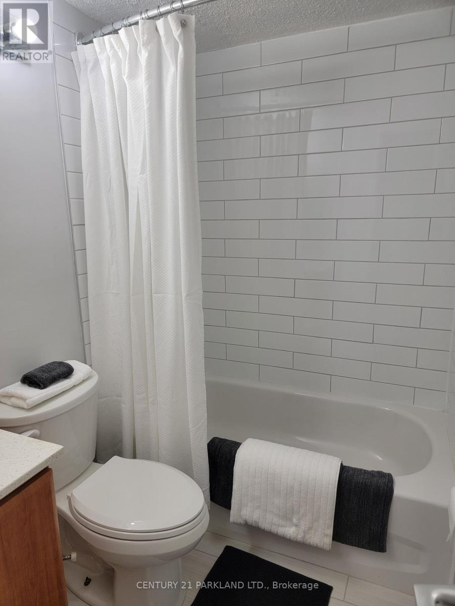 2015 - 1 Massey Square, Toronto, Ontario  M4C 5L4 - Photo 19 - E12013382