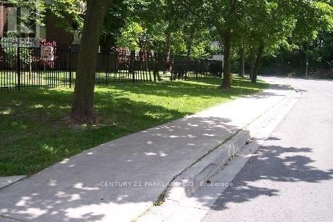 2015 - 1 Massey Square, Toronto, Ontario  M4C 5L4 - Photo 28 - E12013382