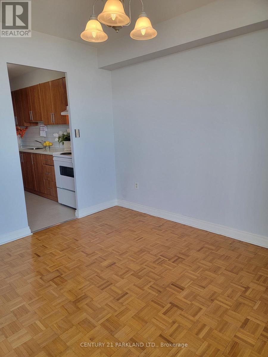 2015 - 1 Massey Square, Toronto, Ontario  M4C 5L4 - Photo 8 - E12013382