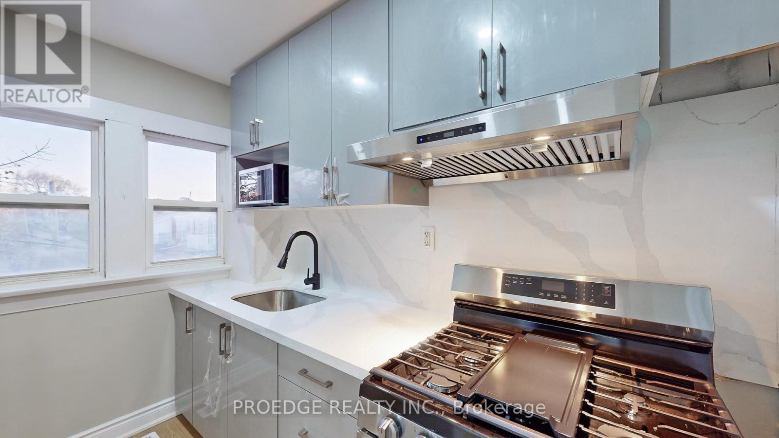 177 Wallace Avenue, Toronto, Ontario  M6H 1V3 - Photo 16 - W12013374