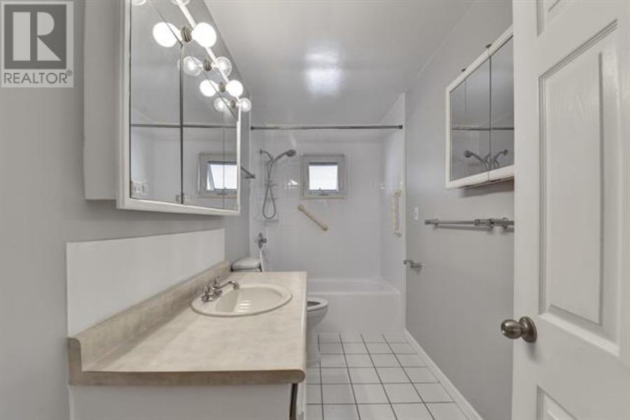 12050 Glenhurst Street, Maple Ridge, British Columbia  V2X 6V9 - Photo 4 - R2975846
