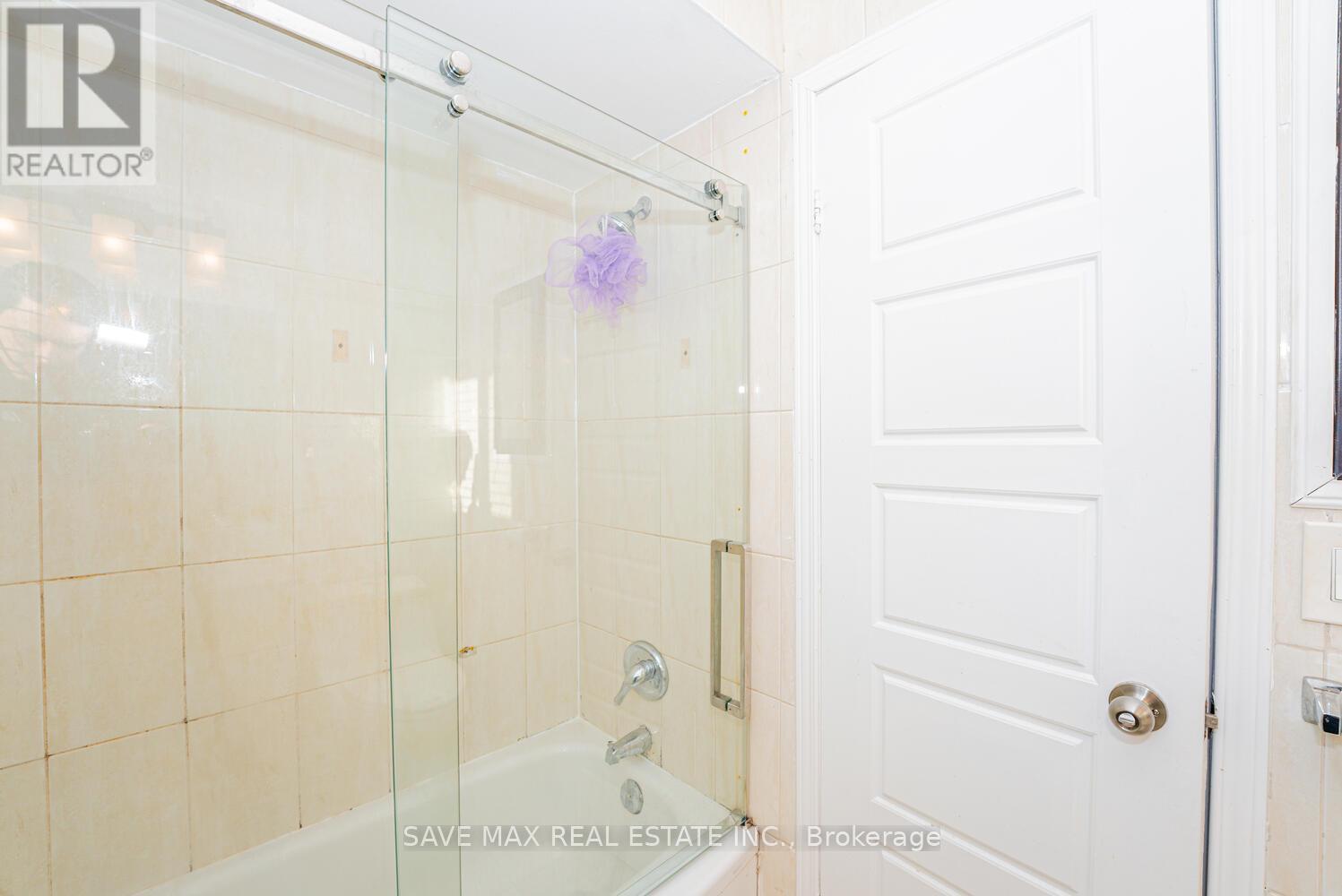 11 Pierpont Place, Mississauga (Meadowvale), Ontario  L5N 5V1 - Photo 29 - W12013459