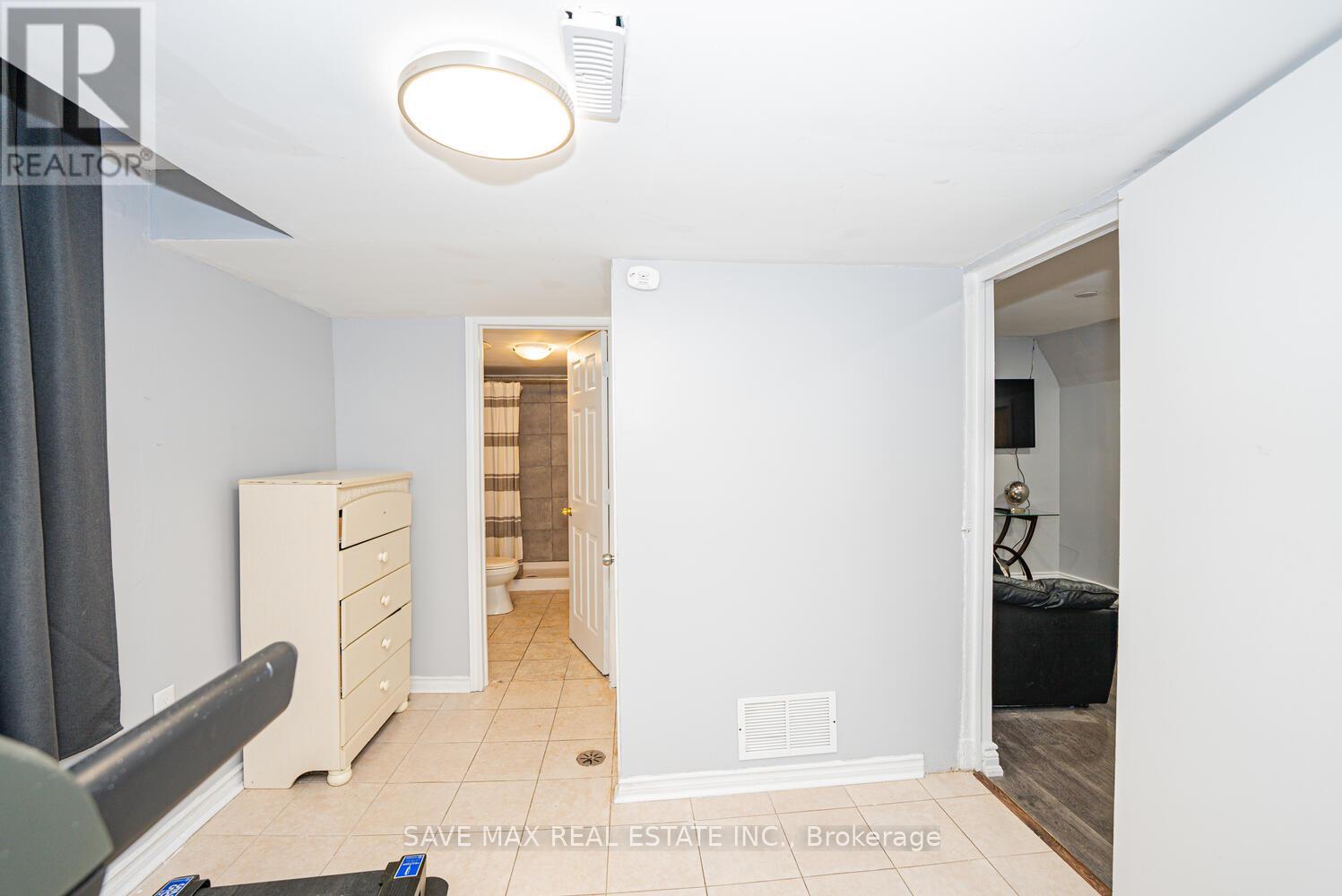 11 Pierpont Place, Mississauga (Meadowvale), Ontario  L5N 5V1 - Photo 43 - W12013459