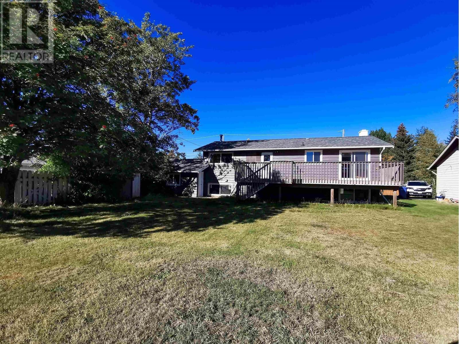 Property at 205 EVERGREEN CRESCENT image 4
