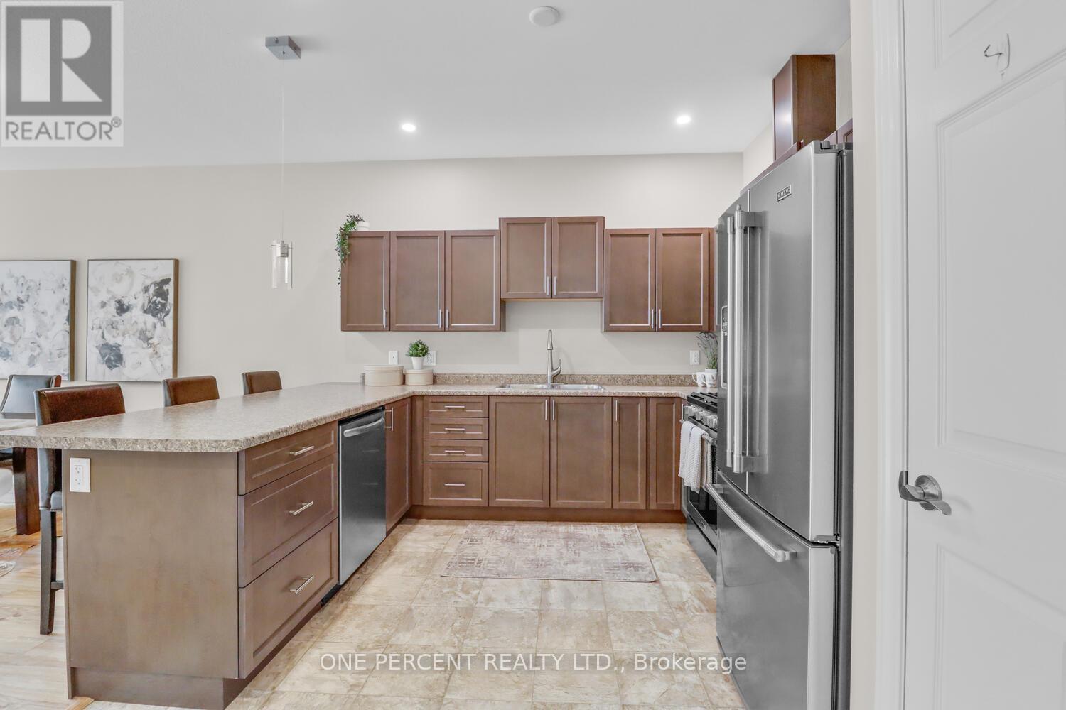 92 Lily Drive, Orillia, Ontario  L3V 7A8 - Photo 6 - S12013480
