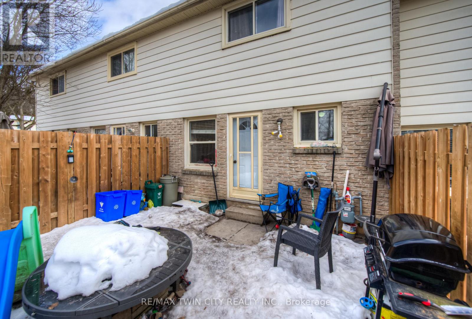 89 - 165 Green Valley Drive, Kitchener, Ontario  N2P 1K3 - Photo 7 - X12013411